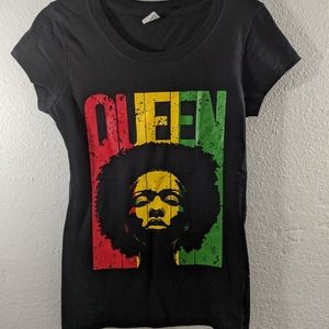 Queen shirt size M